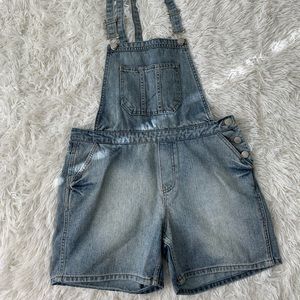 Too shop short overalls! Super cute!! Never worn!